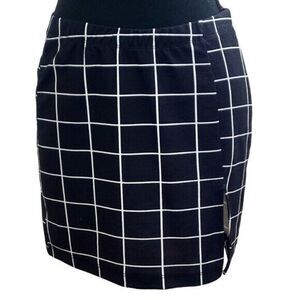 🔥$5/$25 Black and White Check Mini Skirt